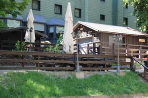 thumbnail: Outdoor dining