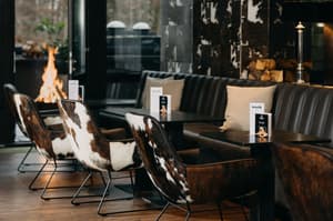 thumbnail: Bar (on property)