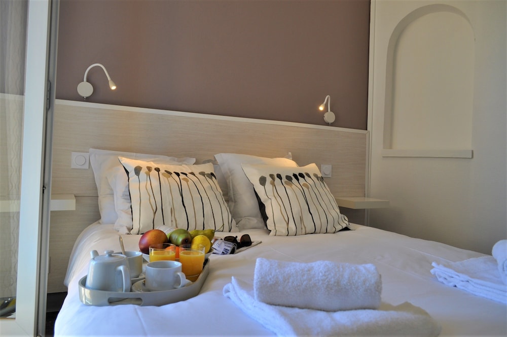 Room service - dining