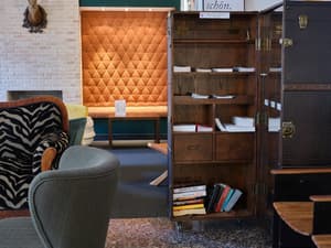 thumbnail: Lobby sitting area