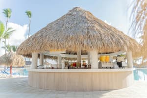 thumbnail: Poolside bar