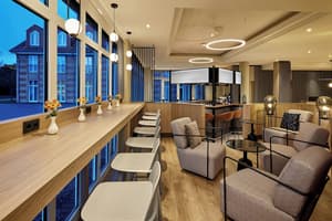 thumbnail: Bar (on property)