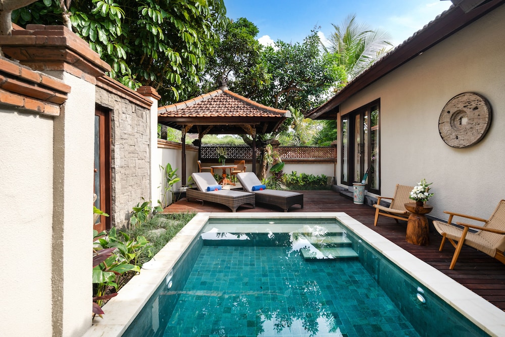 Private pool