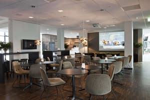 thumbnail: Bar (on property)