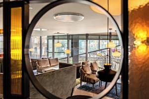 thumbnail: Bar (on property)