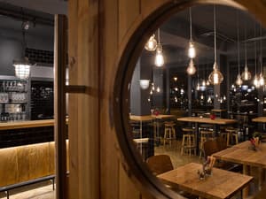 thumbnail: Restaurant