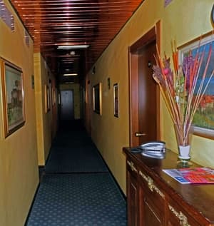 thumbnail: Hallway
