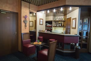 thumbnail: Bar (on property)