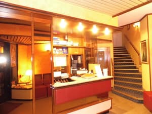 thumbnail: Interior entrance