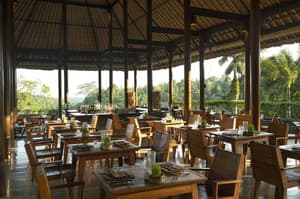 thumbnail: Bar (on property)