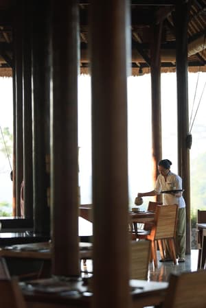 thumbnail: Bar (on property)