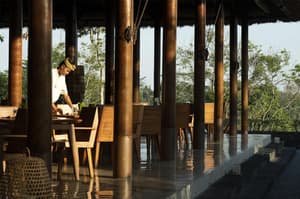 thumbnail: Bar (on property)