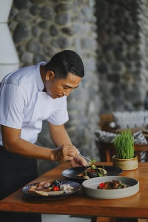 thumbnail: Restaurant