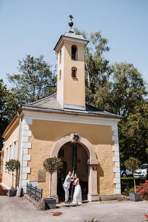 thumbnail: Outdoor wedding area