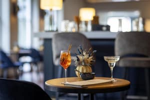 thumbnail: Bar (on property)