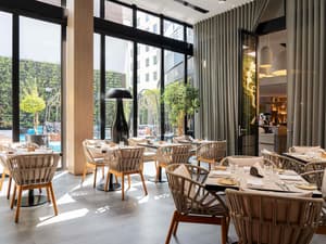 thumbnail: Restaurant