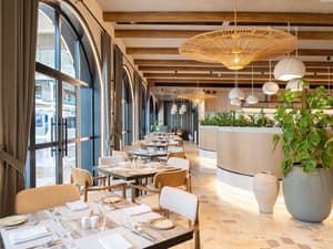 thumbnail: Restaurant
