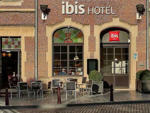 thumbnail: Bar (on property)