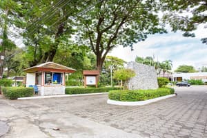 thumbnail: Property entrance