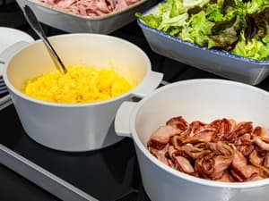 thumbnail: Breakfast area