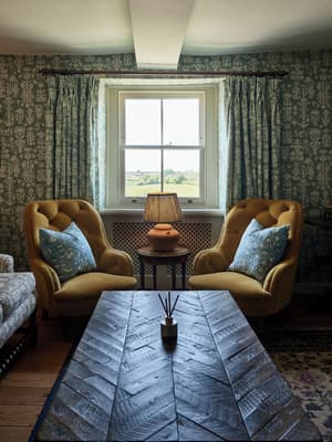 thumbnail: Interior detail