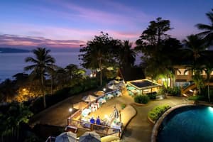 thumbnail: Poolside bar