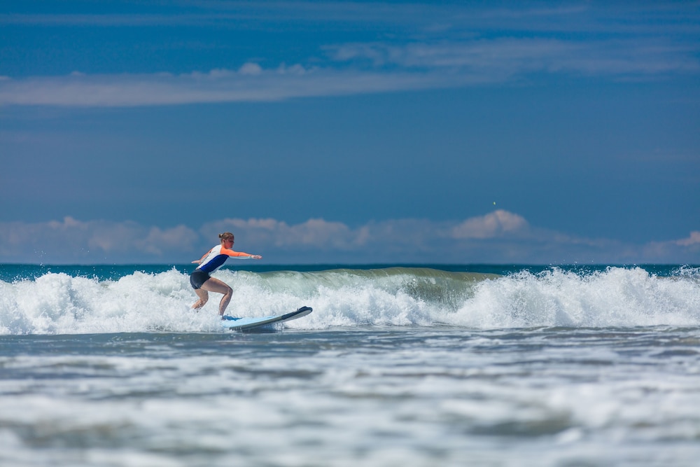 Surfing/boogie boarding