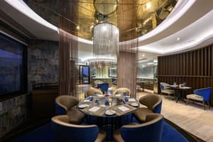 thumbnail: Outdoor dining