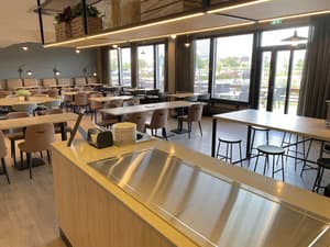 thumbnail: Restaurant