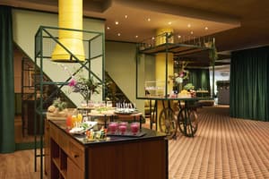 thumbnail: Restaurant
