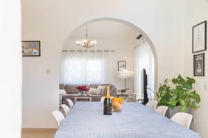 thumbnail: In-room dining