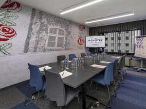 thumbnail: Business center