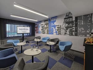 thumbnail: Business center