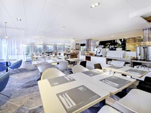 thumbnail: Breakfast area