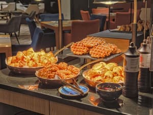 thumbnail: Breakfast area