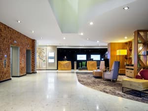 thumbnail: Business center