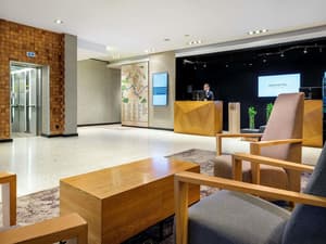 thumbnail: Business center