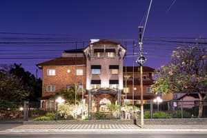 thumbnail: Exterior