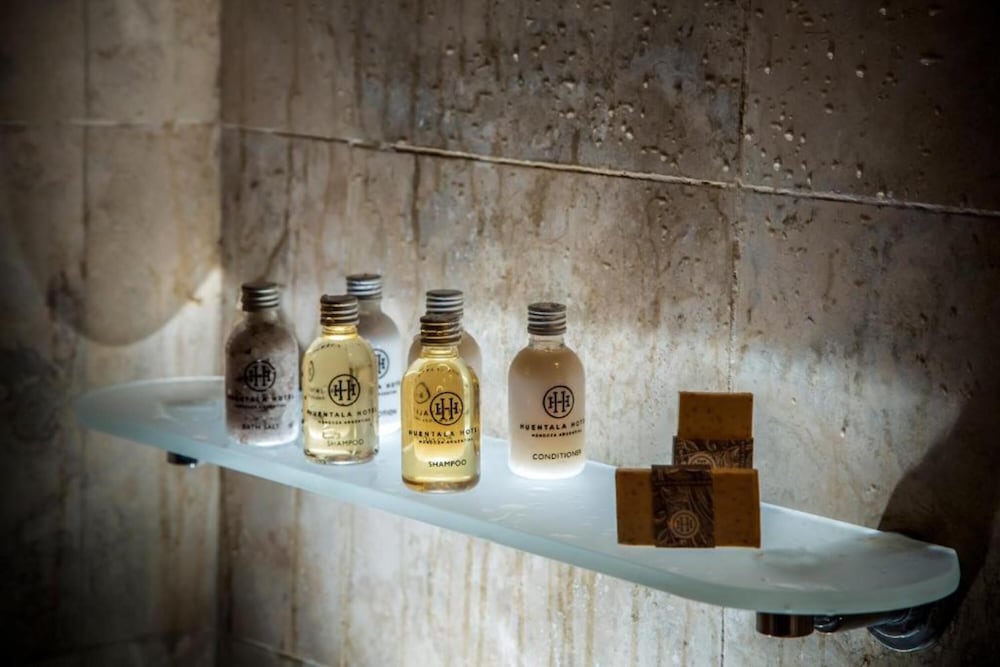 Bathroom amenities