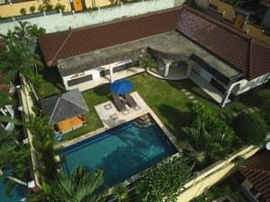 thumbnail: Exterior