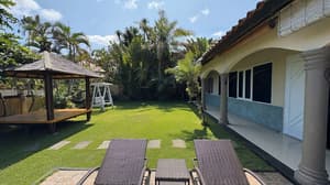 thumbnail: Front of property
