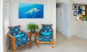 thumbnail: Lobby sitting area