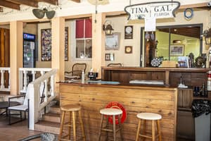 thumbnail: Bar (on property)