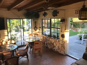 thumbnail: Interior entrance