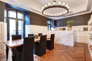 thumbnail: Bar (on property)
