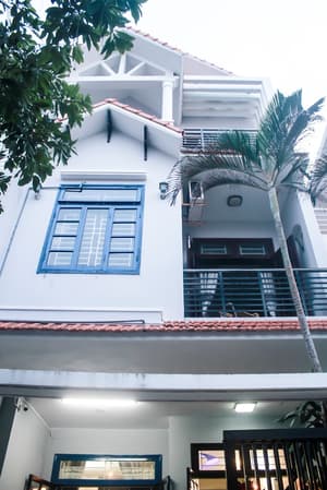 thumbnail: Front of property