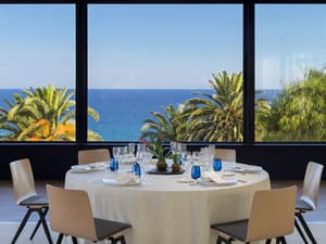 thumbnail: Banquet hall