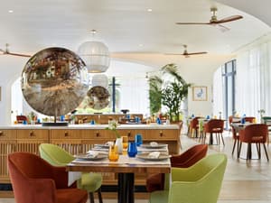 thumbnail: Restaurant