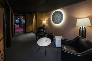 thumbnail: Hallway