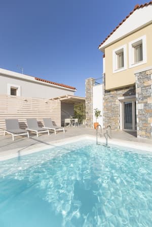 thumbnail: Outdoor pool